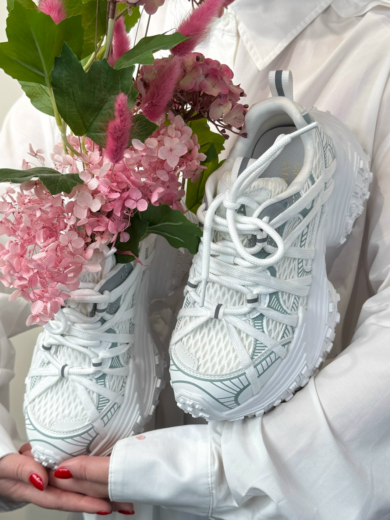 Новинки кроссовок