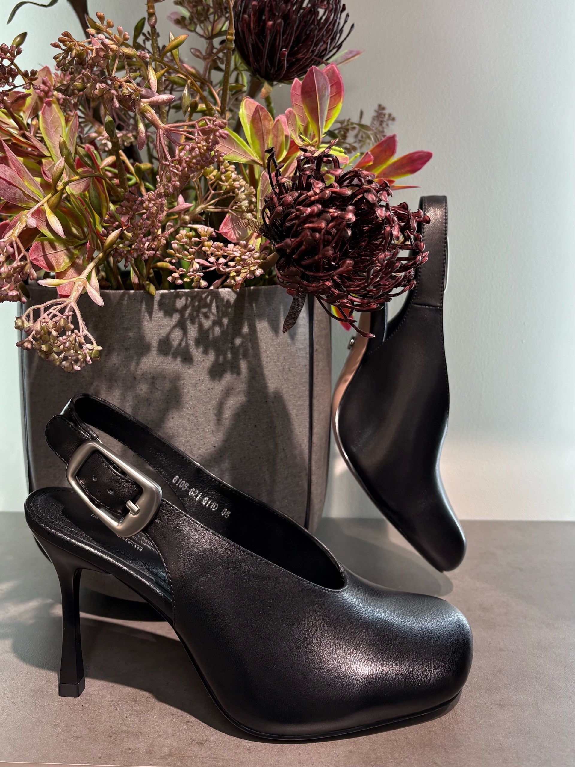 Туфли открытые женские