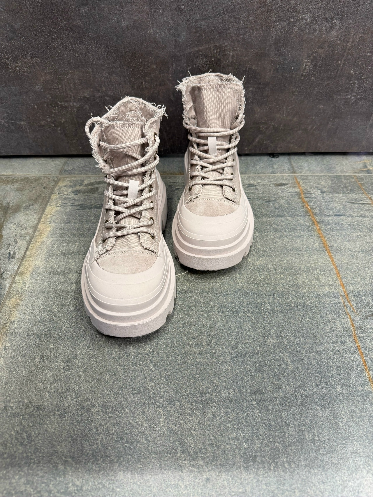 Кеды абрикос